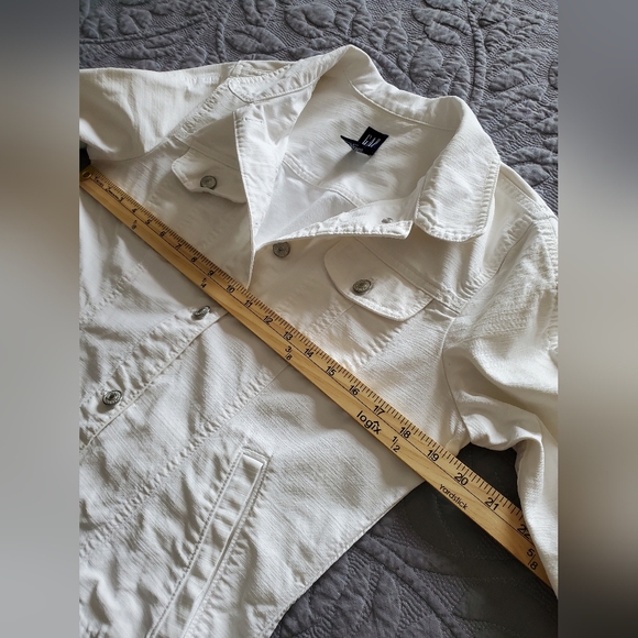 GAP White Classic Denim Jacket - Picture 9 of 11
